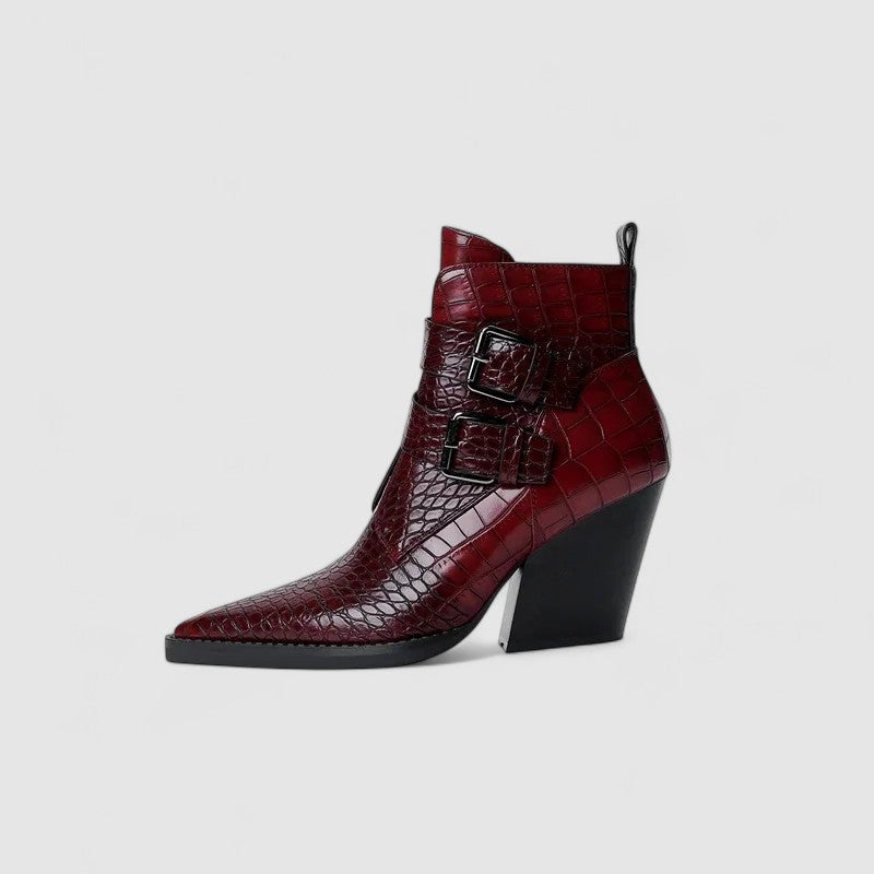 Side angle showing balanced structure and pointed silhouette