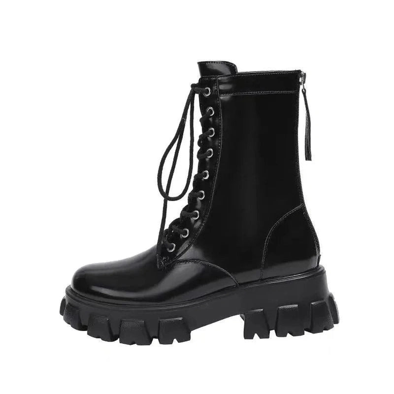 Side image of the boot in upright position, showing full design.